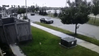 Oto mat kiem soat lon vong roi vang trung xe khac hinh anh