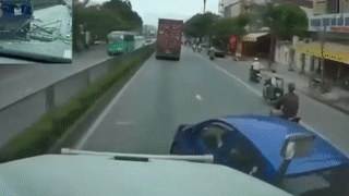 Xe container huc vang oto lan lan hinh anh