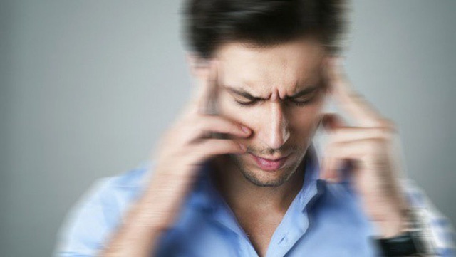 Nhieu nguoi o Ha Noi quay cuong, chong mat sau du chan dong dat hinh anh