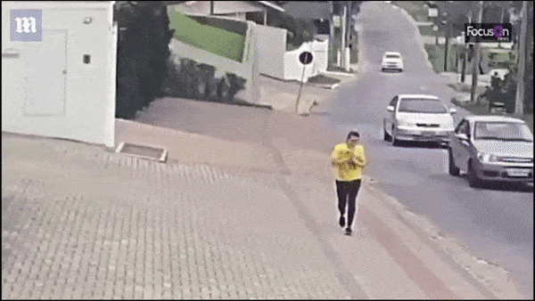 May bay roi xuong khu pho dong duc o Brazil hinh anh