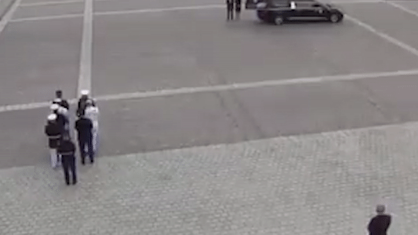 Si quan doi danh du nga guc vi nang nong o My hinh anh