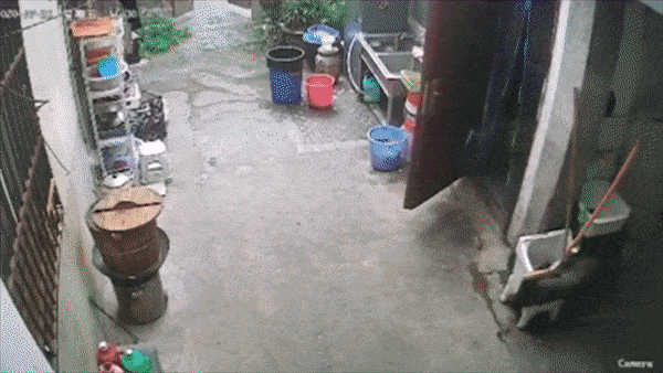 Ro ri khi gas khien lo bep boc chay du doi o Trung Quoc hinh anh