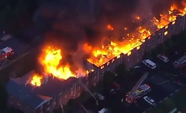 Chung cu 3 tang boc chay ngun ngut o My hinh anh