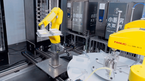 Trung Quoc phat trien robot dau bep phuc vu 1.000 suat an hinh anh