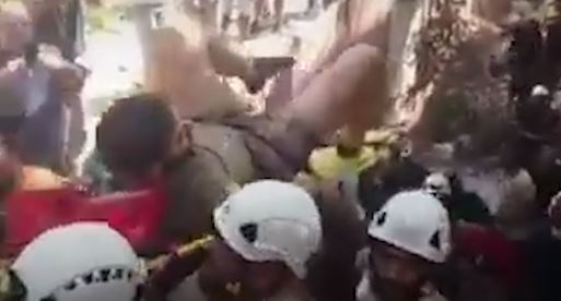 Canh tuong dua nguoi song sot ra khoi dong do nat o Beirut hinh anh