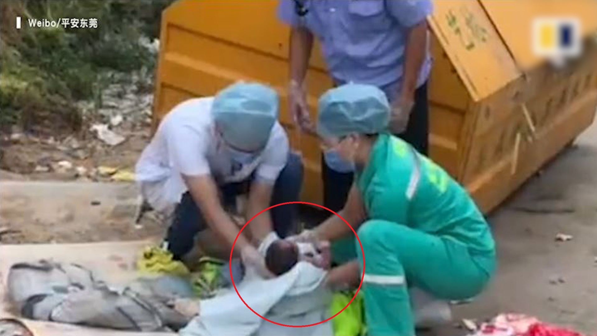 Be so sinh bi cha me bo roi tai TQ vi khong phai la con trai hinh anh