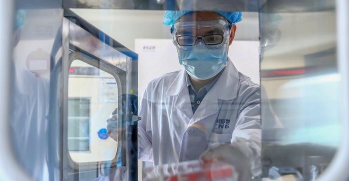 Trung Quoc cap bang sang che dau tien cho vaccine Covid-19 hinh anh