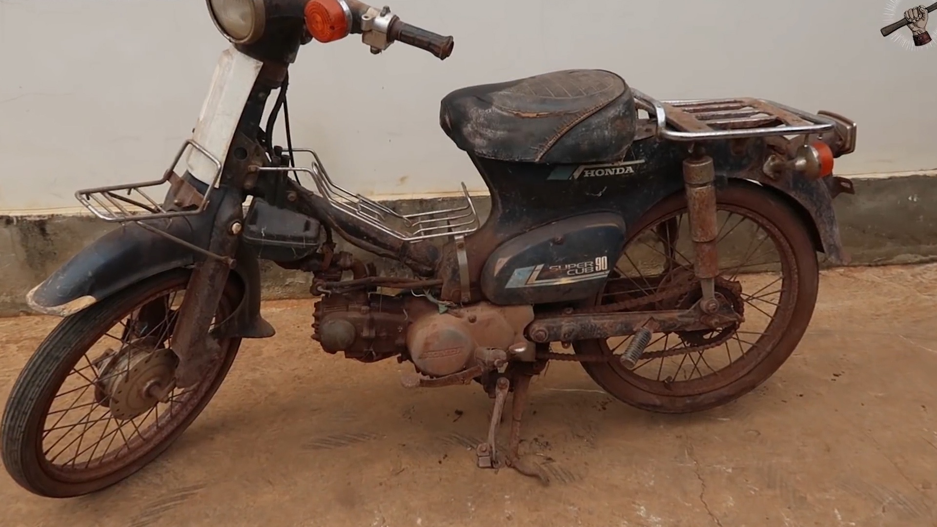 Qua trinh hoi sinh chiec Honda Super Cub C90 doi 1986 hinh anh