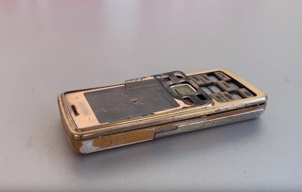 Phuc che dien thoai Nokia 6300 mau gold nhu moi hinh anh