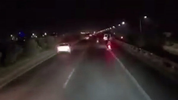 Xe may gay tai nan roi bo chay hinh anh