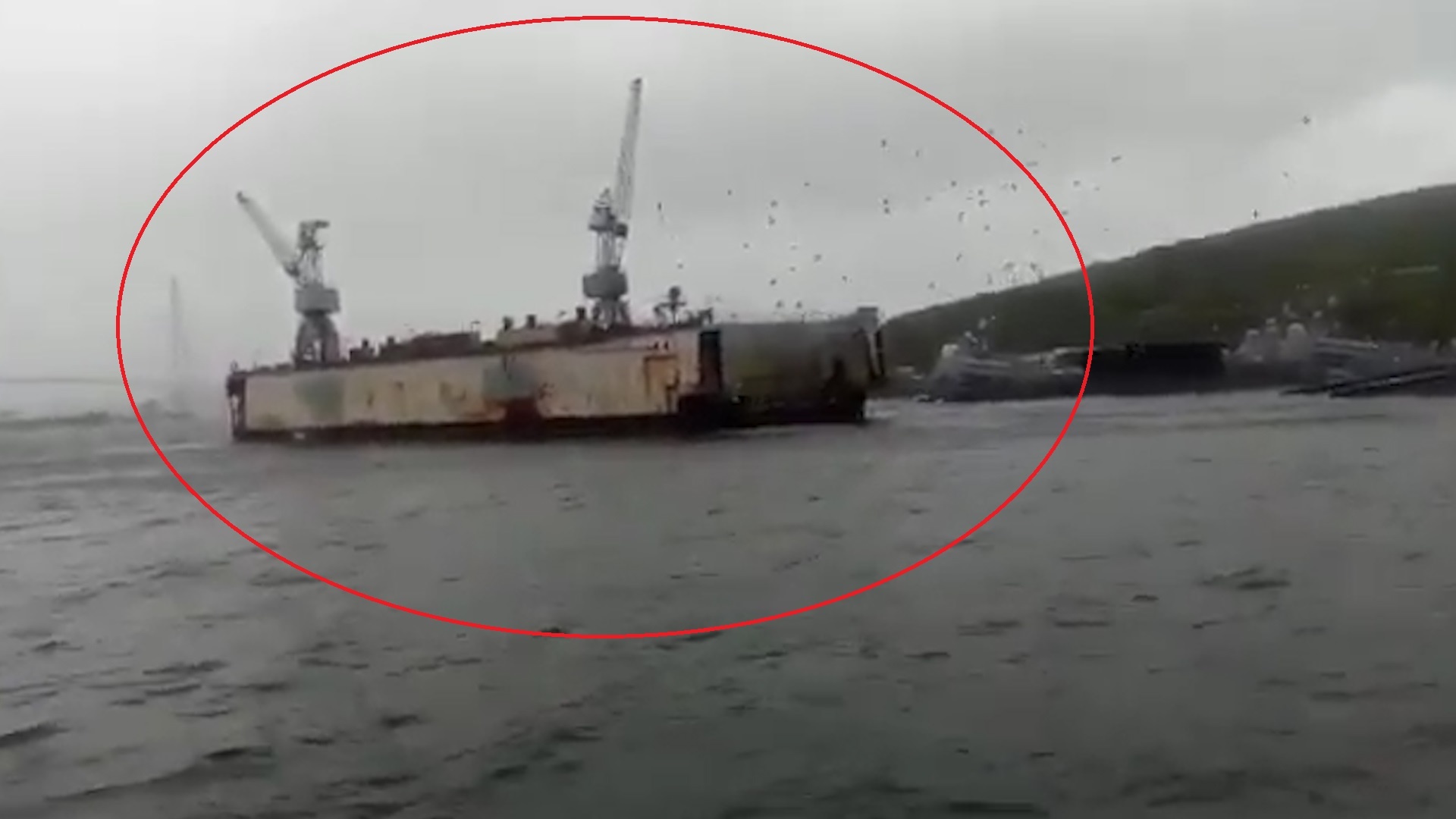 U noi dam tau chien Nga hinh anh