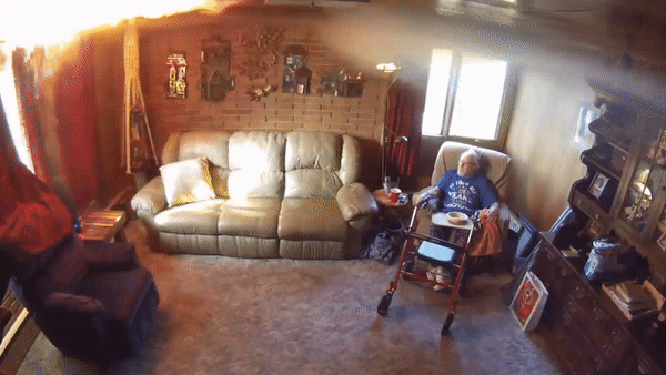 Ngon nen gay chay nha o My hinh anh