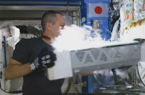 Sieu vi khuan song sot 3 nam ngoai vu tru hinh anh