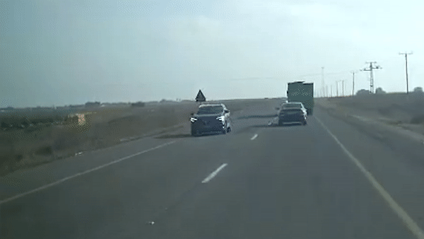 Oto mat lai dam vao xe tai hinh anh