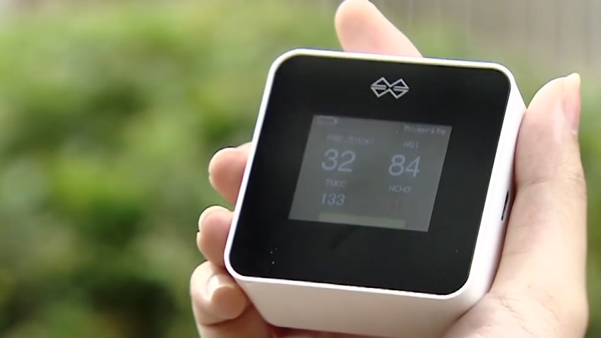 May phat hien bui min va cac chat doc hai trong khong khi hinh anh