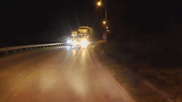 Xe tai lan lan suyt gay tai nan hinh anh