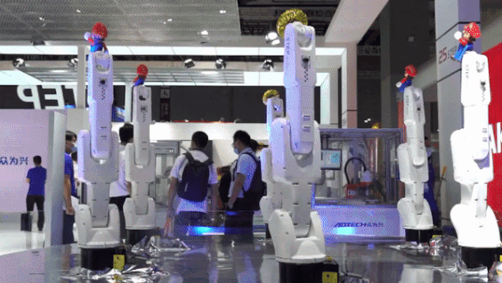 Robot y te giup lay mau mau tai Thuong Hai hinh anh