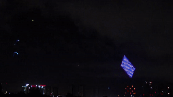 Buoi trinh dien drone pha ky luc the gioi hinh anh