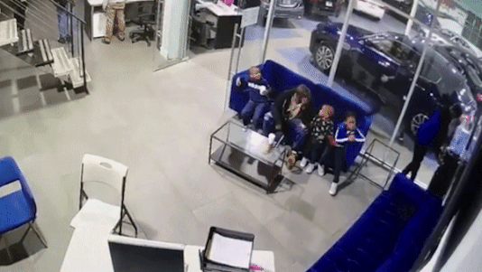 Nguoi cha che chan cho con trong vu no sung o New York hinh anh