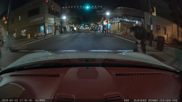 Thanh nien dung van truot dap vo kinh oto hinh anh