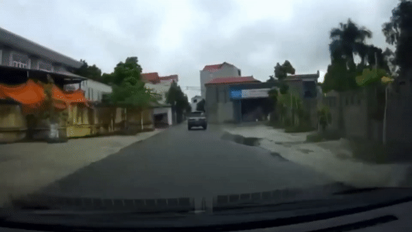 Xe may tong vao oto o Ha Noi hinh anh