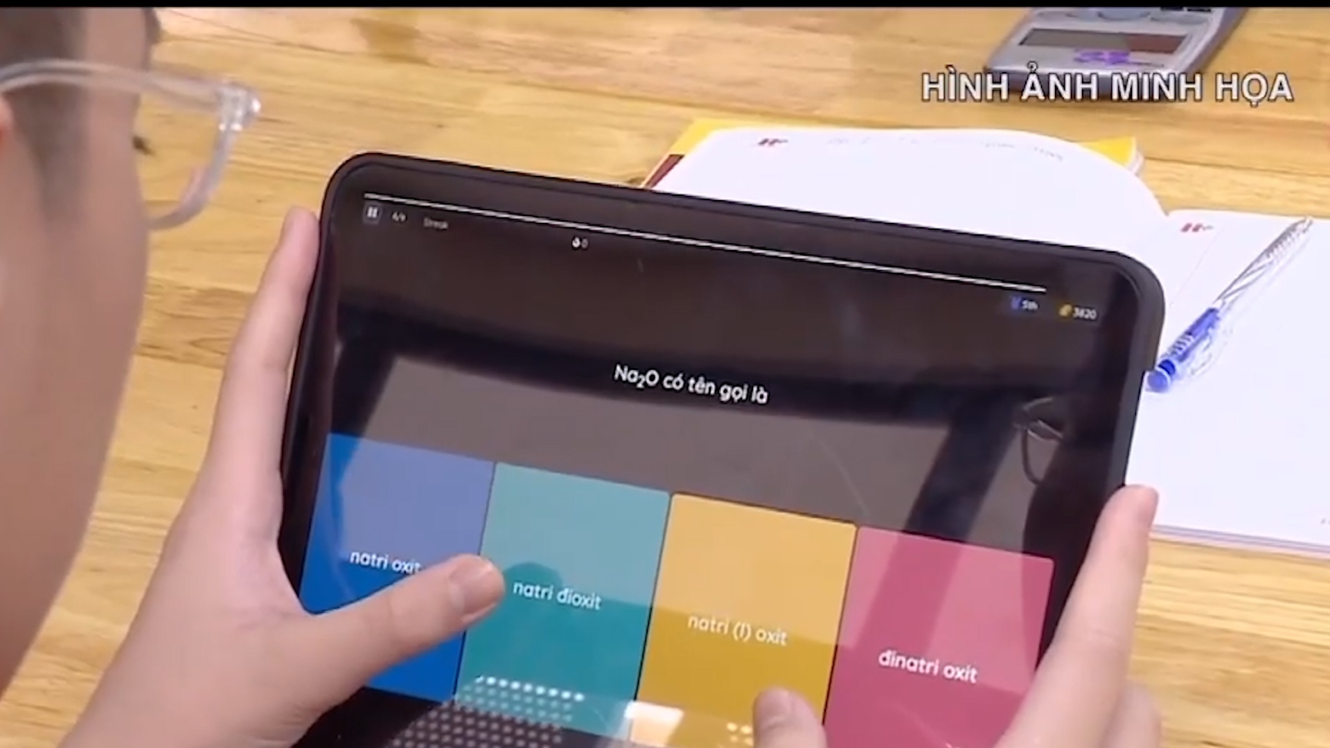 Khao sat 2.800 tre 11 den 14 tuoi: Tat ca deu su dung mang xa hoi hinh anh