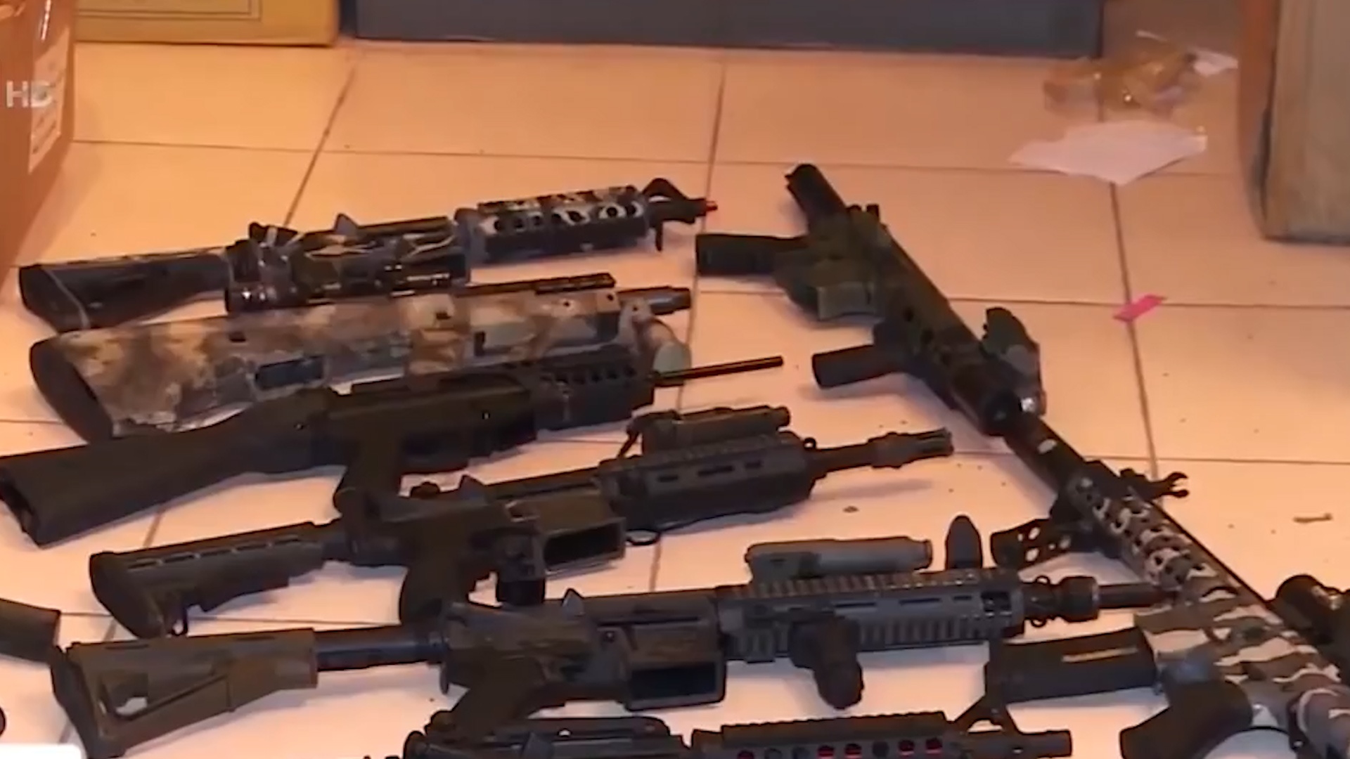 Thu giu hang tram khau sung do choi nguy hiem hinh anh