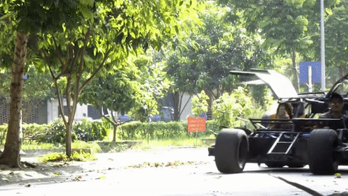 Sinh vien Viet tu che tao Batmobile hinh anh