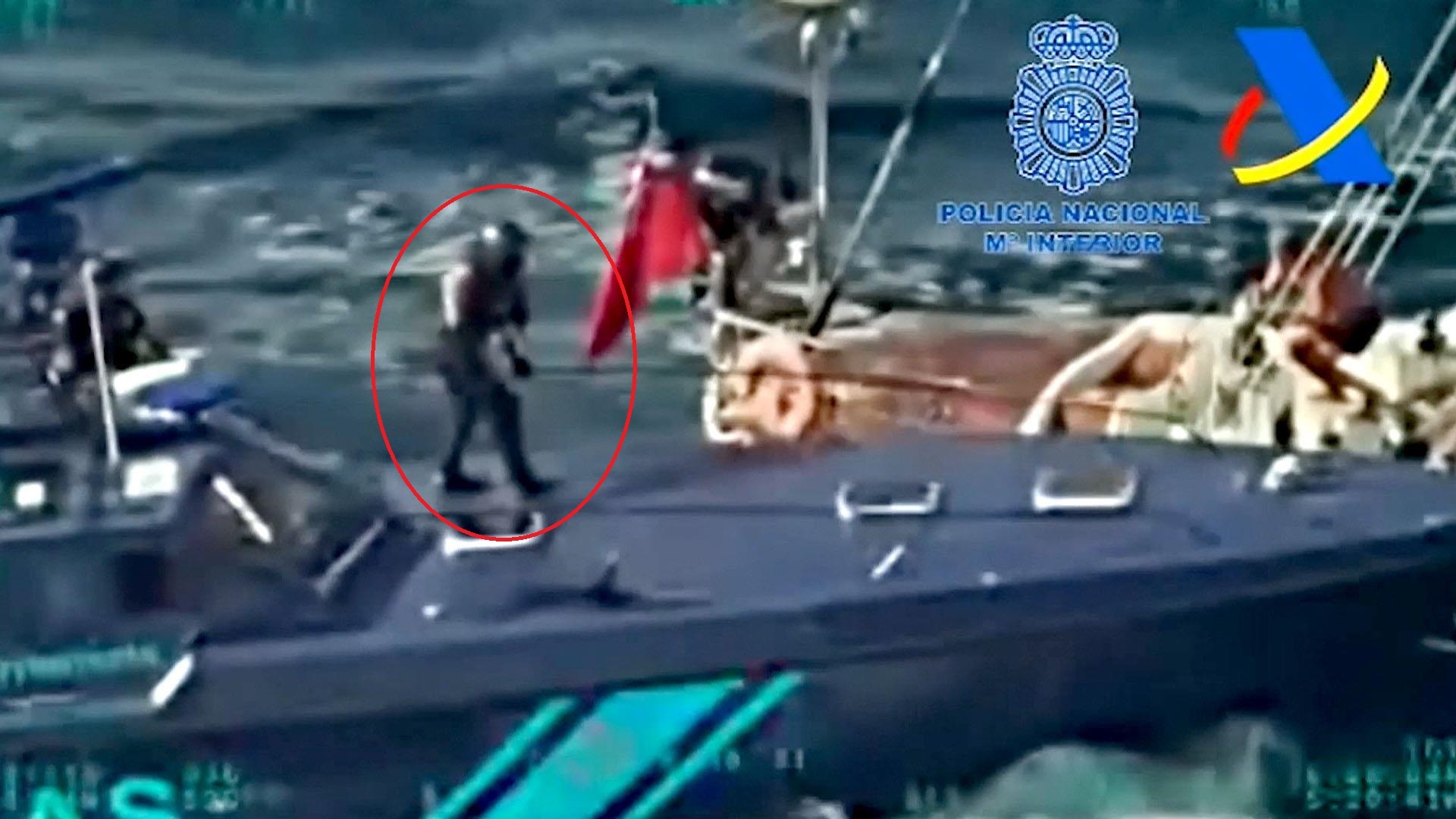 Tay Ban Nha triet pha duong day buon lau hon 30 tan can sa hinh anh