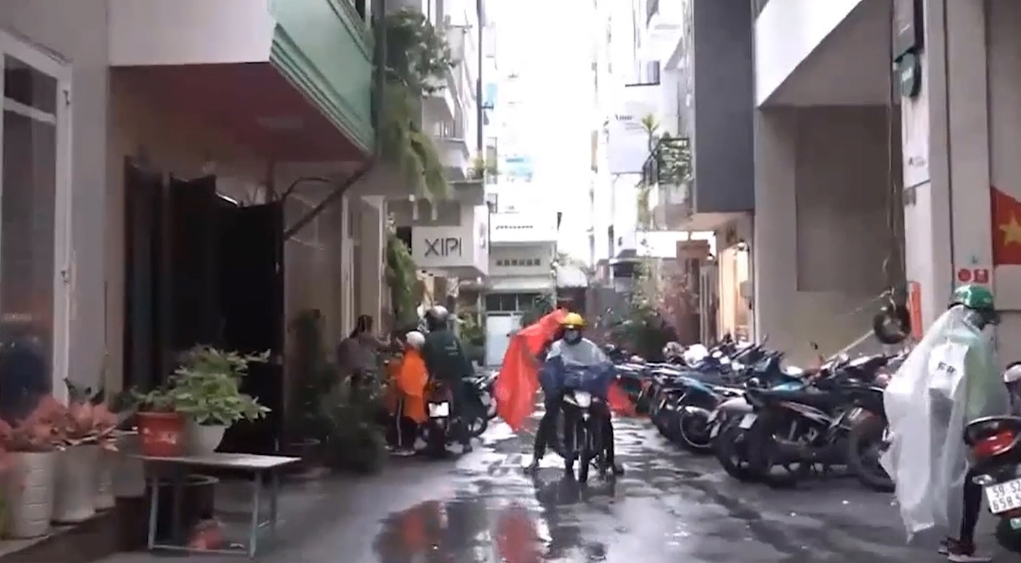 Cac cua hang kinh doanh trong hem de tiet kiem chi phi o TP.HCM hinh anh