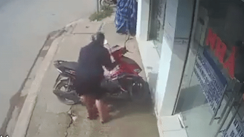 Ten trom bo chay khi bi phat hien hinh anh