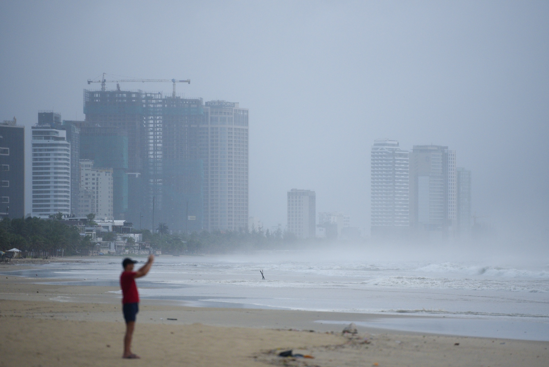 Ung dung do mua tu dong phong chong thien tai o Da Nang hinh anh