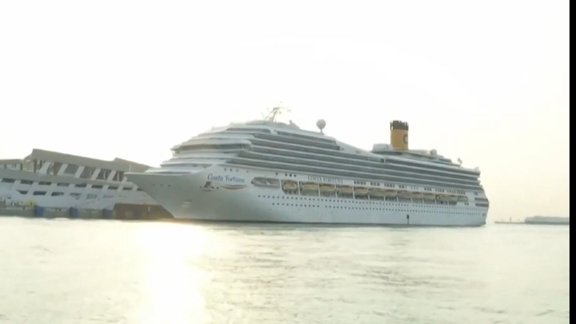 Tour du thuyen 'khong diem den' tai Singapore hinh anh