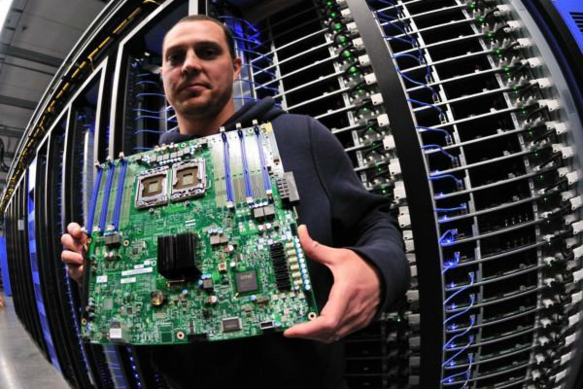 Ben trong phong bao mat chi 1% nhan vien Google duoc tiep can hinh anh