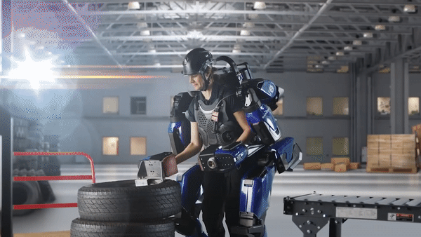 Bo giap robot giup nguoi mac nang vat nang hinh anh