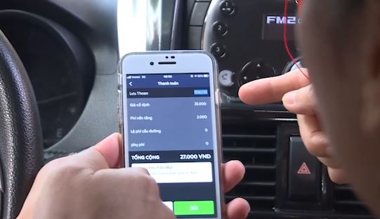 Taxi cong nghe tu thu them phi su dung nen tang tren moi chuyen di hinh anh