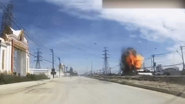 Vu no duong ong dan khi o Thai Lan tu goc quay oto hinh anh