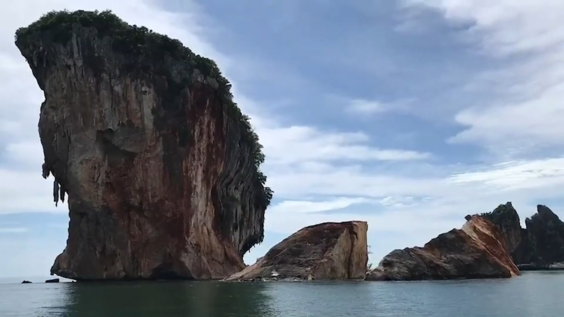 Bao quat dao da 50.000 tan vo doi hinh anh