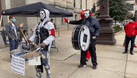 'Hoi he' tung bung ben ngoai diem bo phieu bau cu My hinh anh