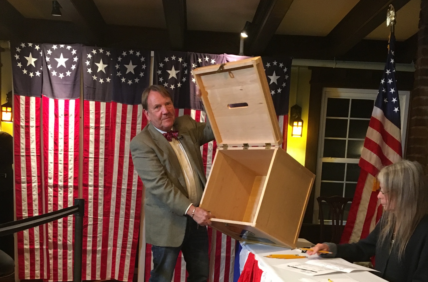 Thi tran 5 cu tri tai My mo dau ngay bau cu 3/11 hinh anh