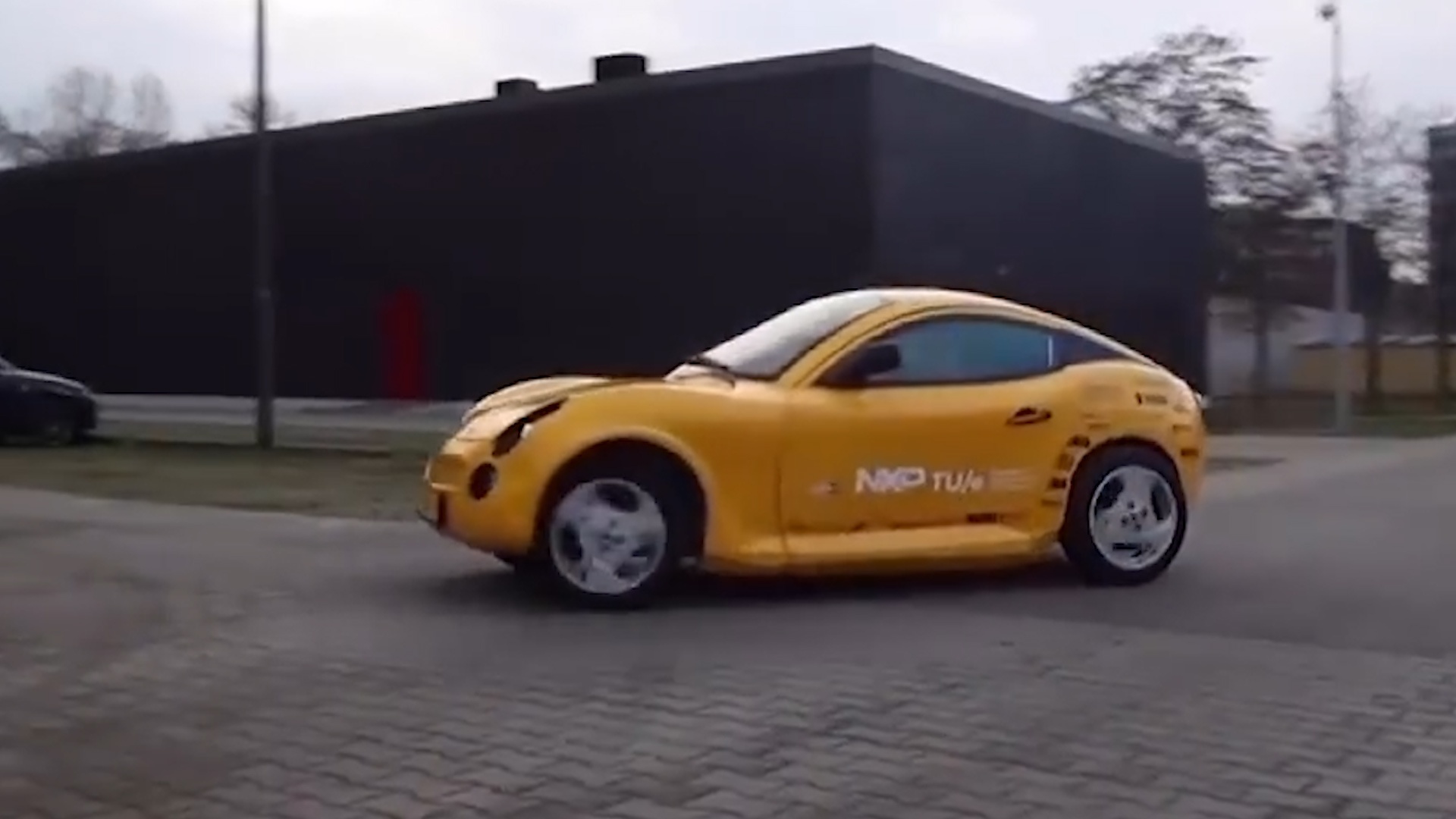 Oto duoc lam tu rac thai hinh anh