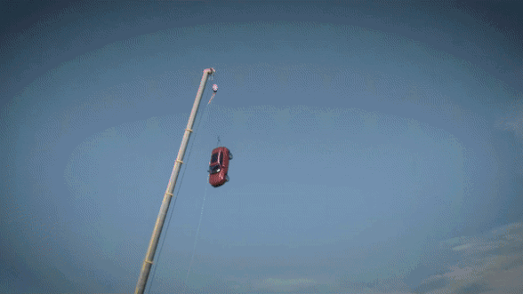 Volvo tha oto roi tu do cao 30 m de thu nghiem an toan hinh anh