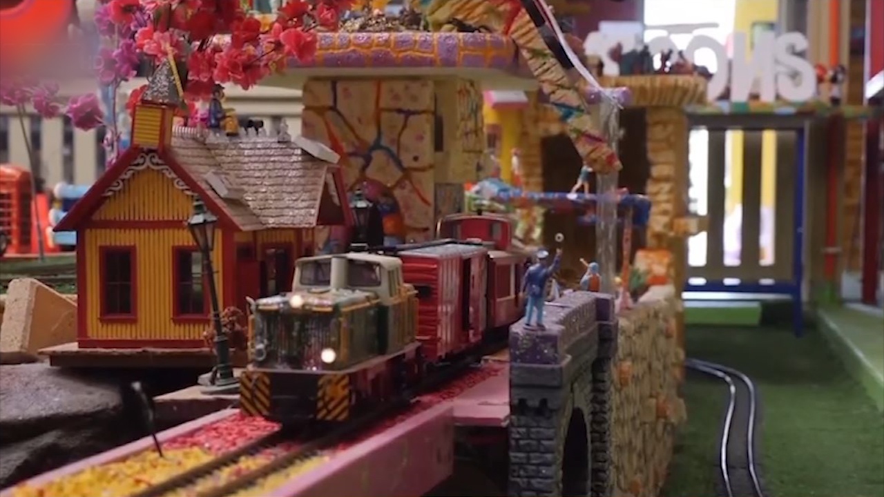 Ong chu nguoi Australia xay dung cong vien xe lua cho rieng minh hinh anh