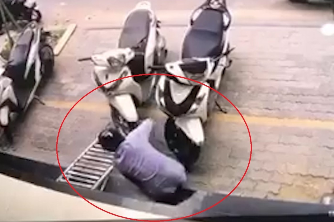 Cat pha khoa xe SH o TP.HCM hinh anh