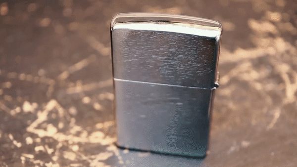 Ma vang 24k cho chiec bat lua Zippo hinh anh