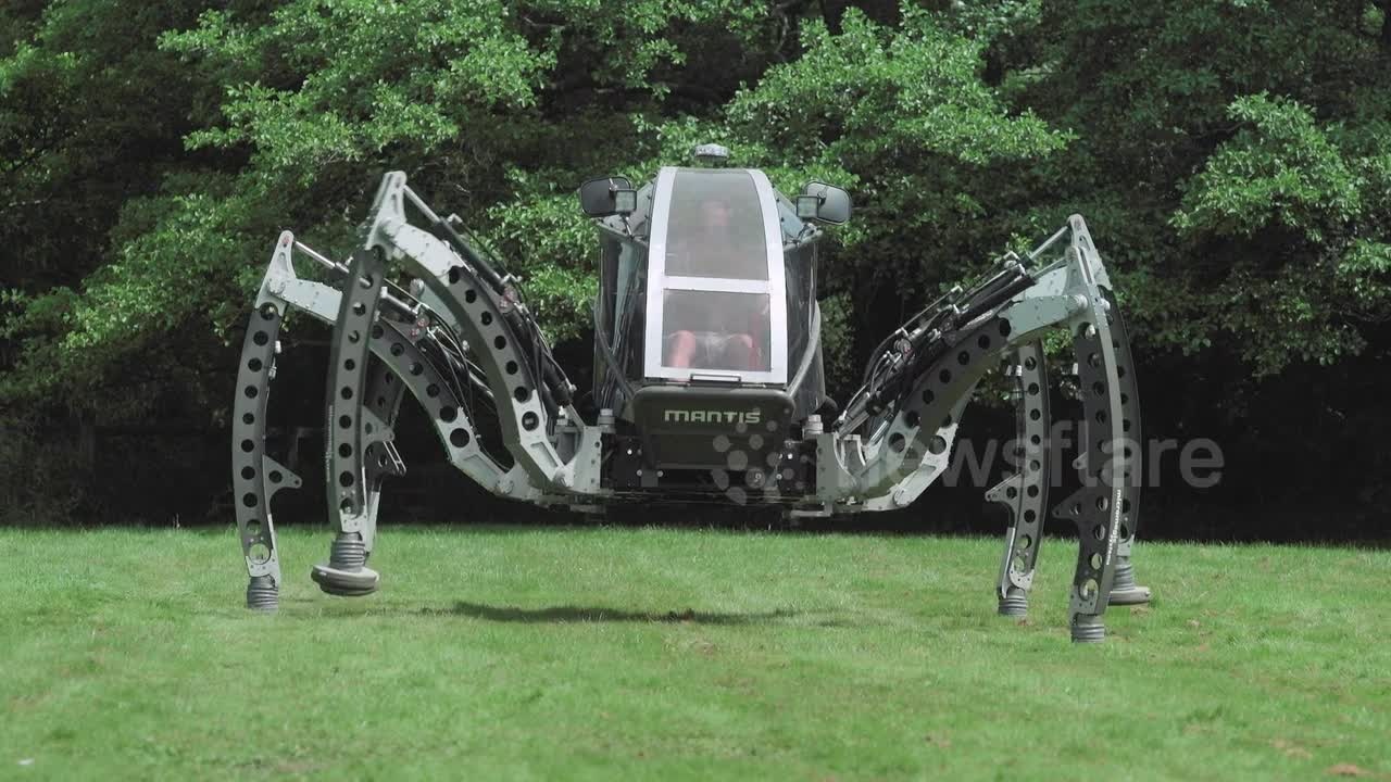 Robot dieu khien lon nhat the gioi lay cam hung tu Star Wars hinh anh