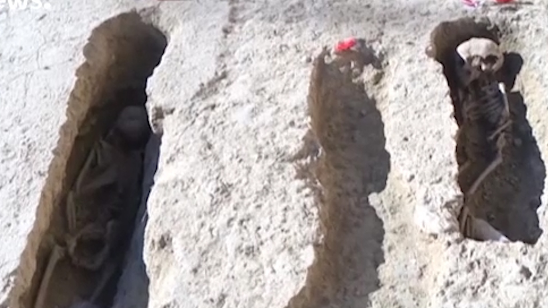 Phat hien 400 ngoi mo va 4.500 thi the tu the ky thu 8 o Tay Ban Nha hinh anh