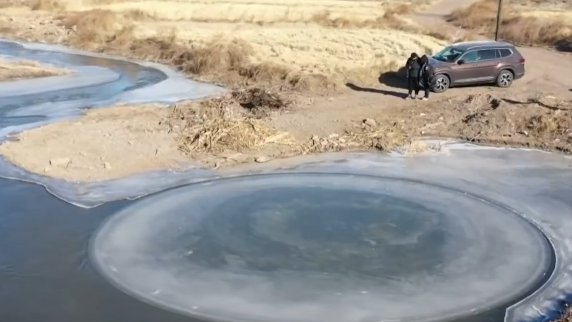 Dia bang hiem hinh thanh tren song o Trung Quoc hinh anh