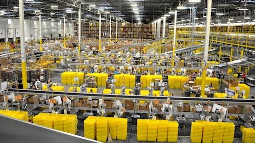 Doi quan robot sap xep hang trieu don hang cua Amazon hinh anh