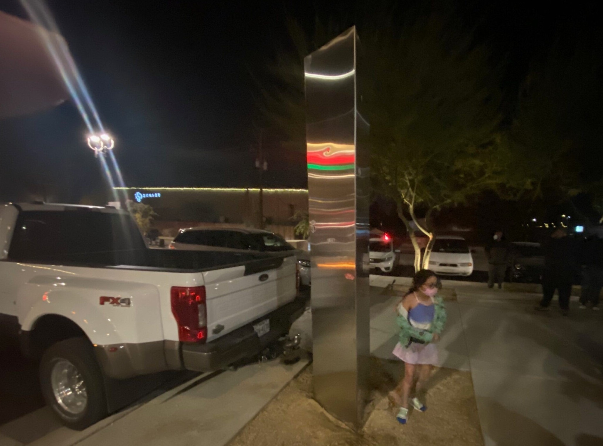 Khoi kim loai bi an tiep tuc xuat hien o Texas hinh anh